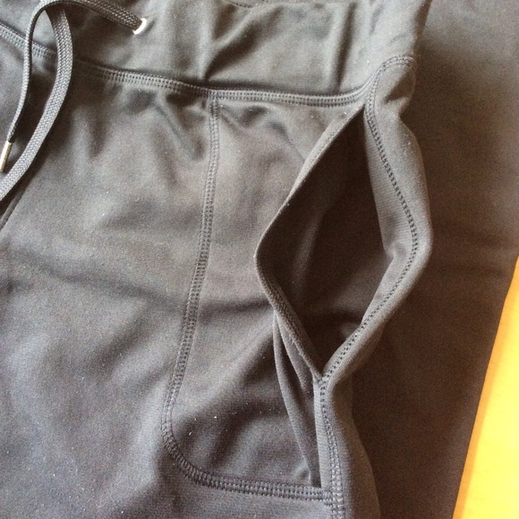 Black under armour Pant - Picture 4 of 5